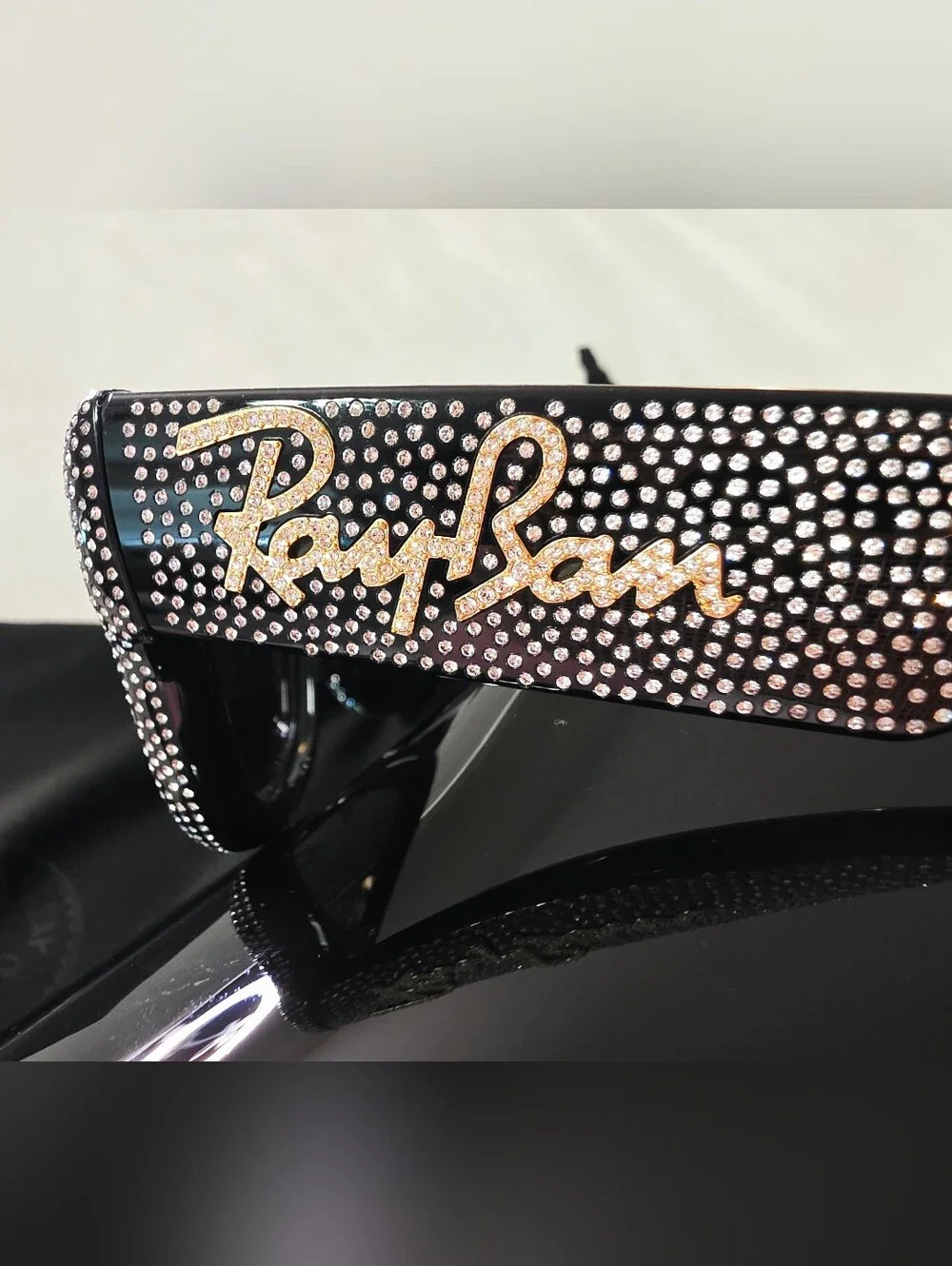Ray-Ban Wayfarer Puffer Swarovski Crystal Pavé Edition sunglasses in black